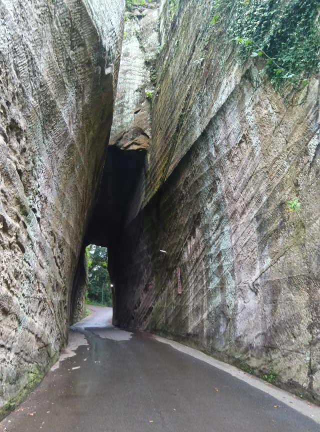圧巻の山肌
