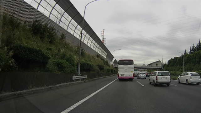 東名高速道路の渋滞状況