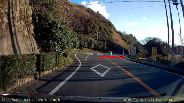 横断歩道の予告道路標示