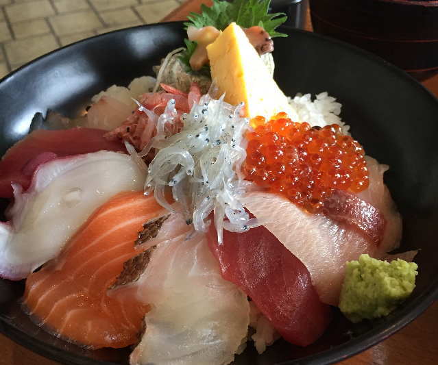 おすすめ海鮮丼（伊東マリンタウン店）