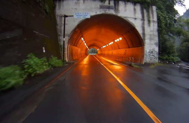 白丸トンネル入口